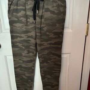 ZYIA Women’s Green Camouflage Joggers